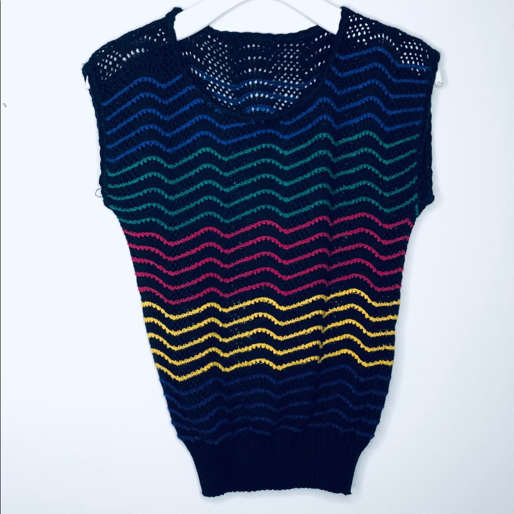 VNTG Hand knit sweater vest. 90s vibes. SM/MED
